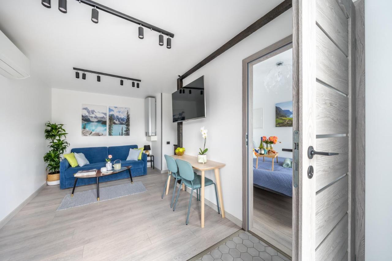 리가 Family Garden House With Free Private Parking & Playground 빌라 외부 사진