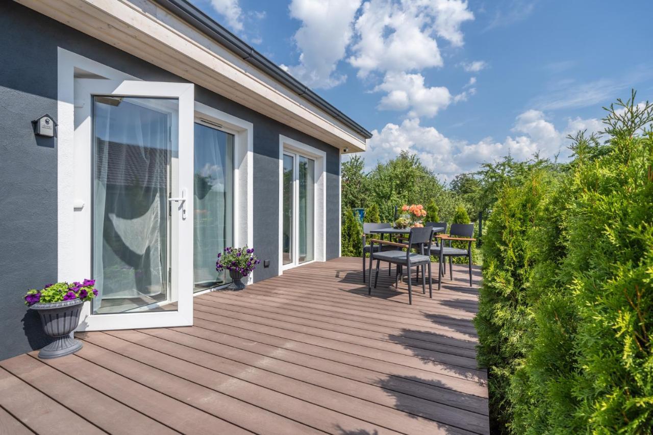 리가 Family Garden House With Free Private Parking & Playground 빌라 외부 사진