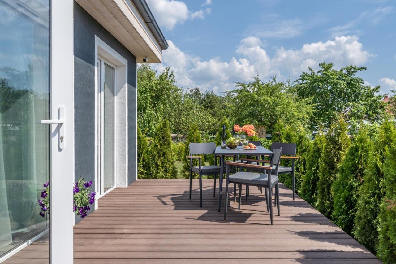 리가 Family Garden House With Free Private Parking & Playground 빌라 외부 사진